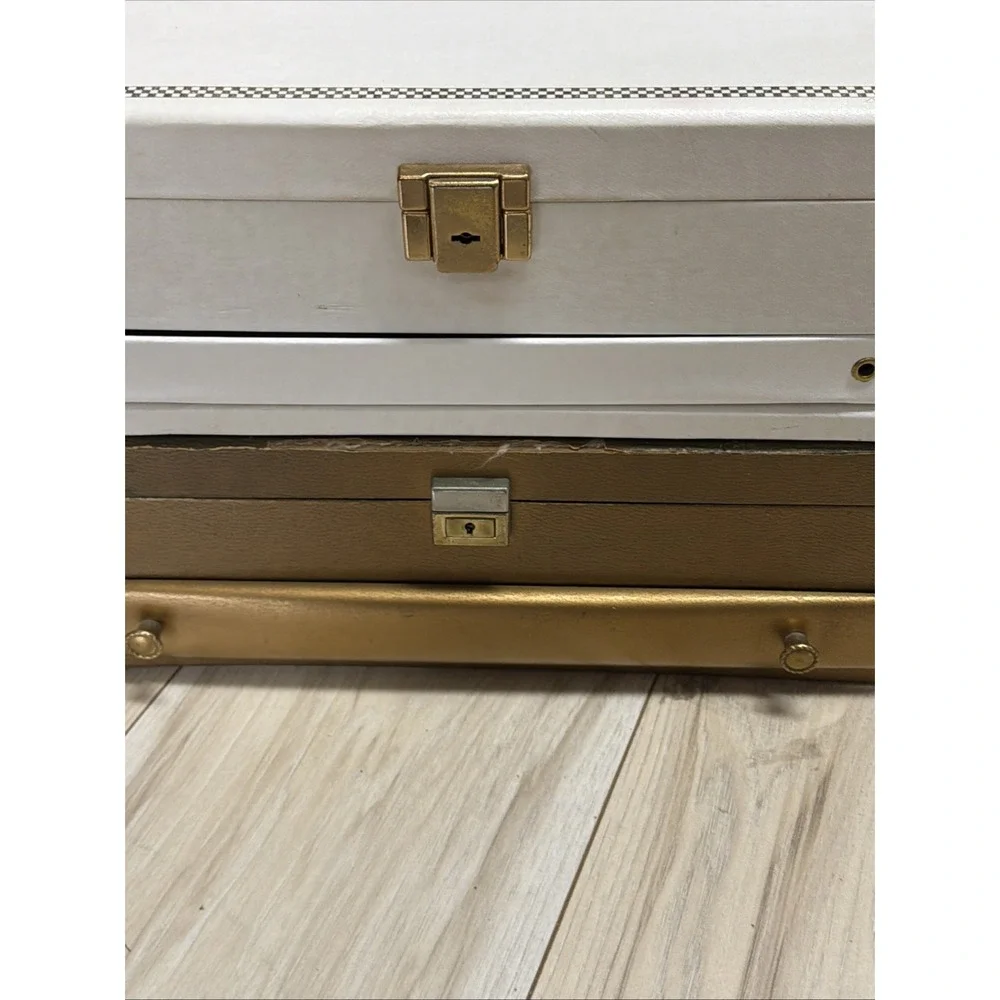 Vintage MCM  Lady Buxton Jewelry Box‎ Set Of 2 White And Gold Tiered Hollywood